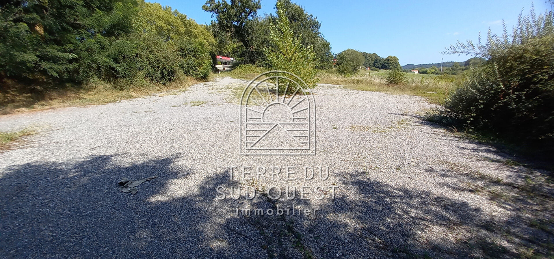 Terrain  - 1 800m²