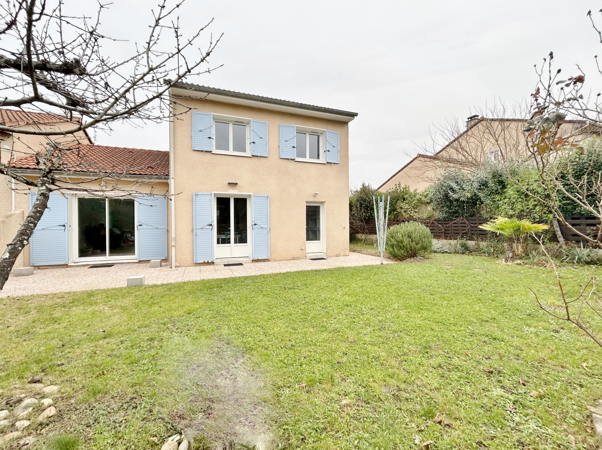 Maison 4 pièces - 106m² - ST GENIS LES OLLIERES