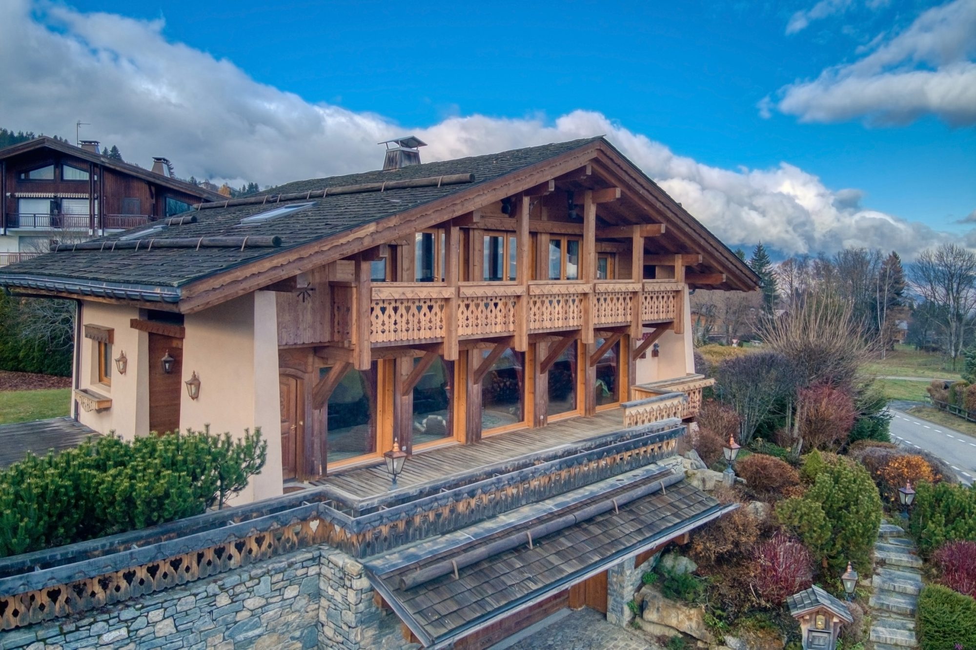 Maison 15 pièces - 417m² - COMBLOUX