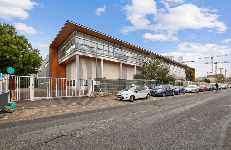 Local industriel  - 7 000m² - ROMAINVILLE