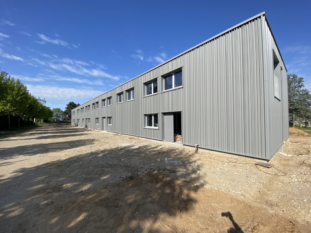 Local industriel  - 2 751m² - ST PRIEST