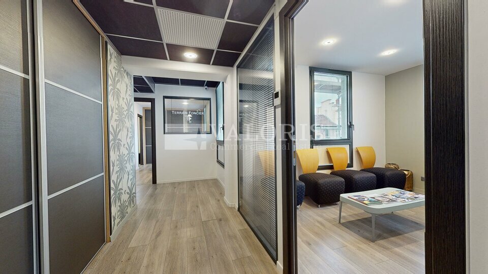 Local Professionnel  - 120m² - VILLEURBANNE