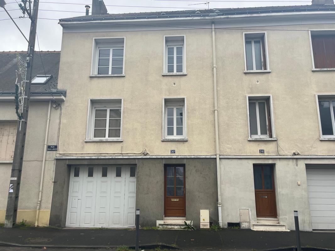 Maison 4 pièces - 100m² - ST PIERRE DES CORPS