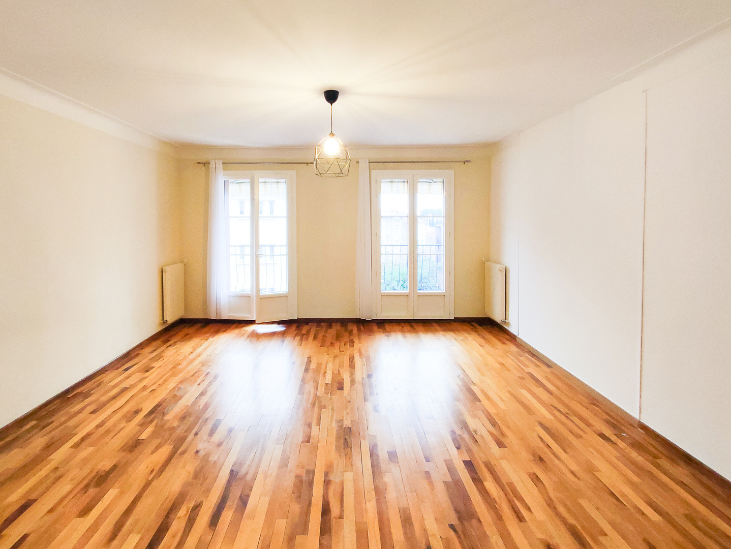 Appartement 4 pièces - 100m² - AIX EN PROVENCE