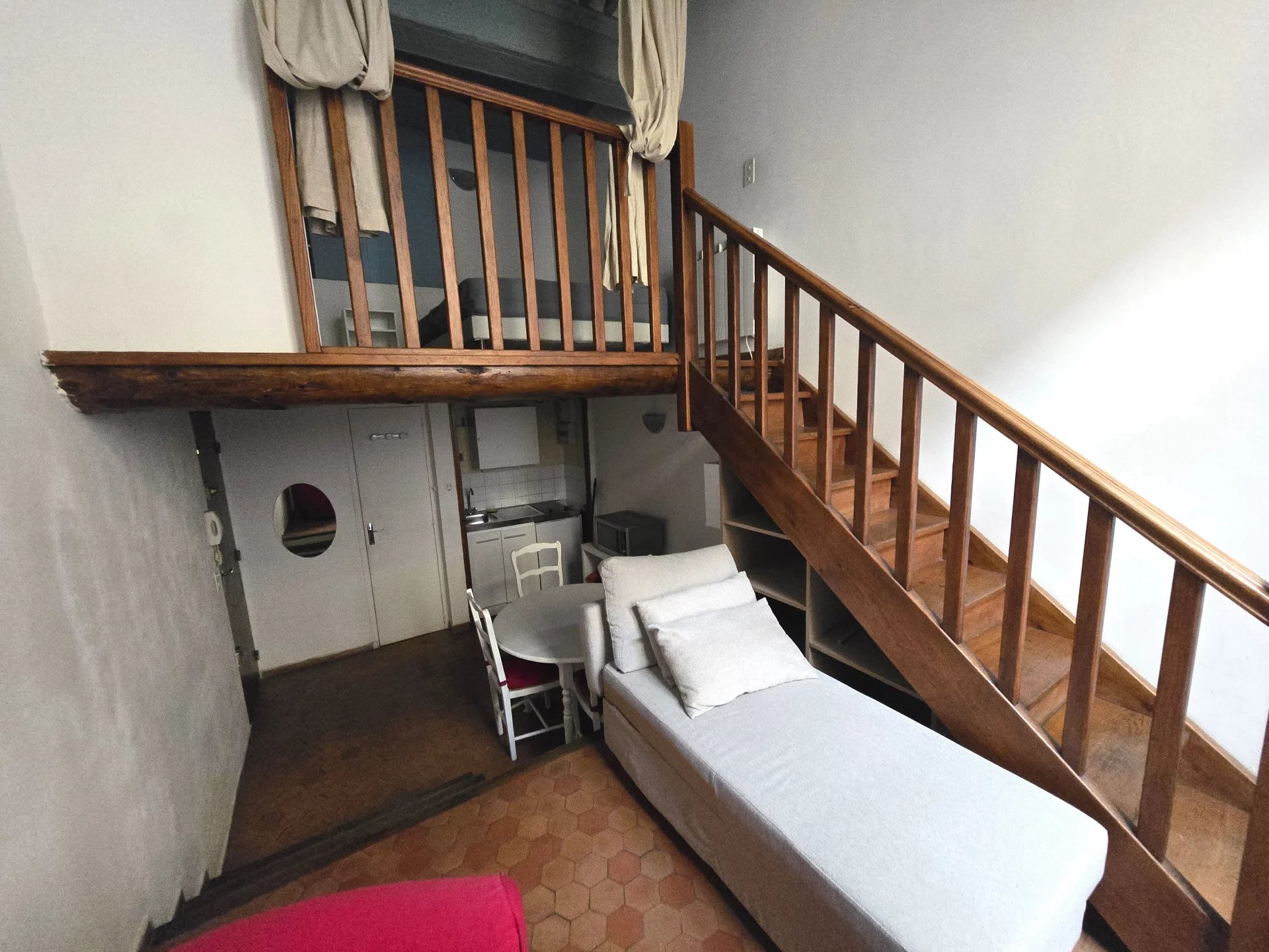 Appartement 1 pièce - 26m² - AIX EN PROVENCE - 90ème