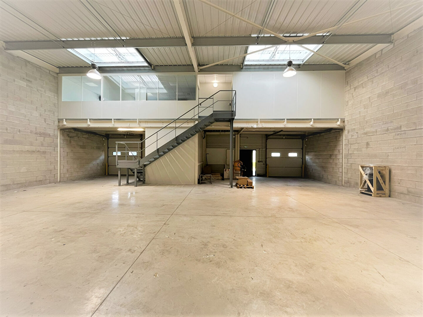 Local industriel  - 309m²