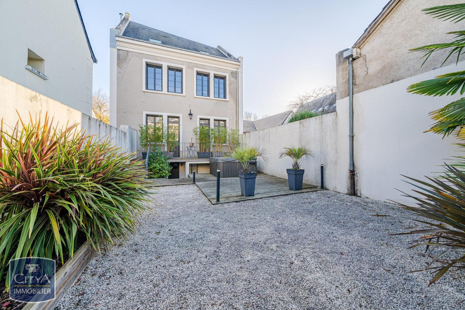 Maison 5 pièces - 215m² - ST CYR SUR LOIRE