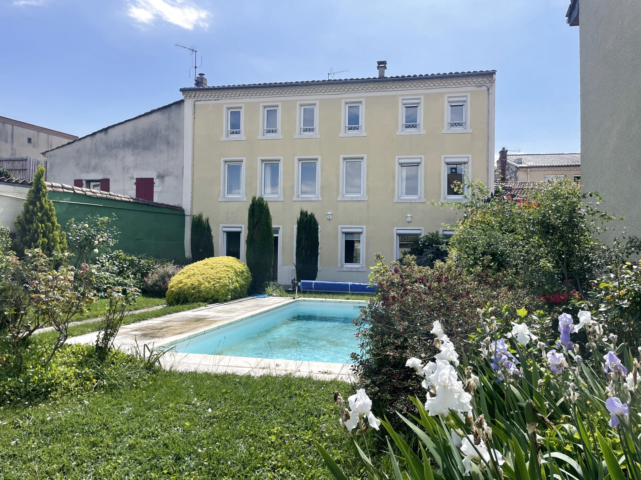 Maison 8 pièces - 180m² - ST PERAY