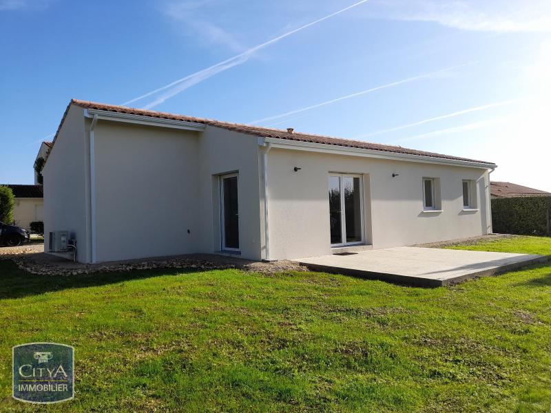 Maison 4 pièces - 85m² - ASNIERES SUR NOUERE