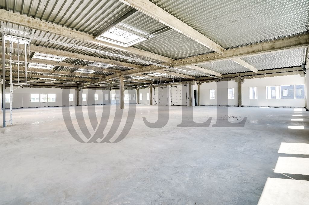 Local industriel  - 2 492m² - ELANCOURT