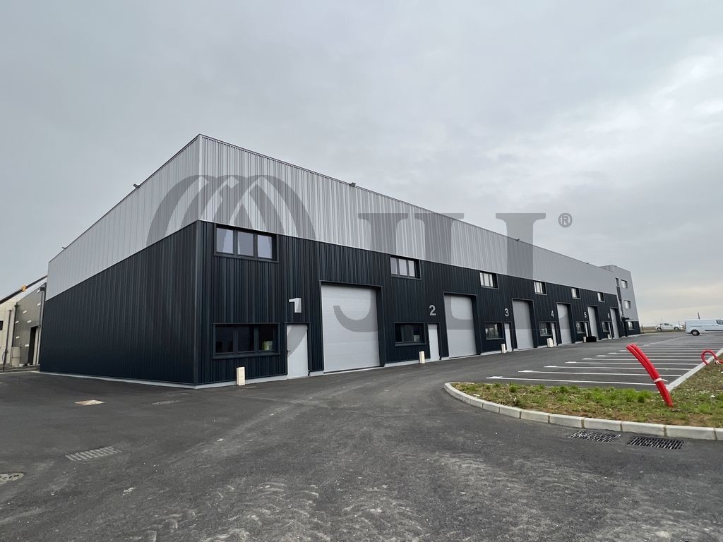 Local industriel  - 2 040m² - LE MESNIL AMELOT