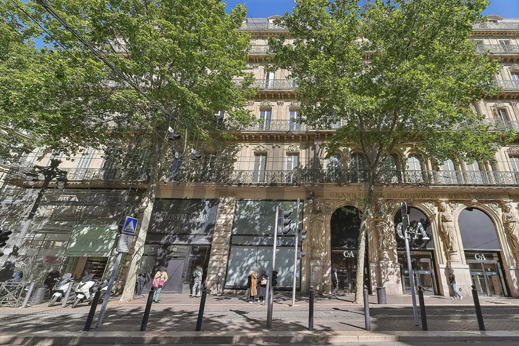 Local Professionnel  - 3 219m² - MARSEILLE  - 1er