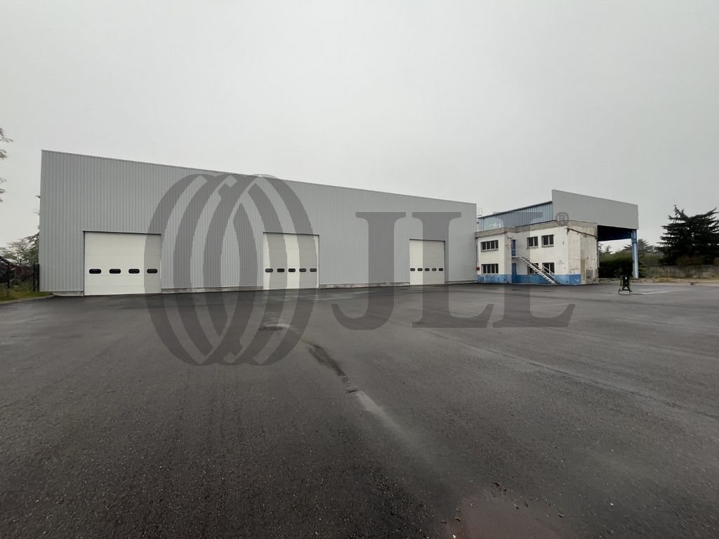 Local industriel  - 3 828m² - ST PRIEST