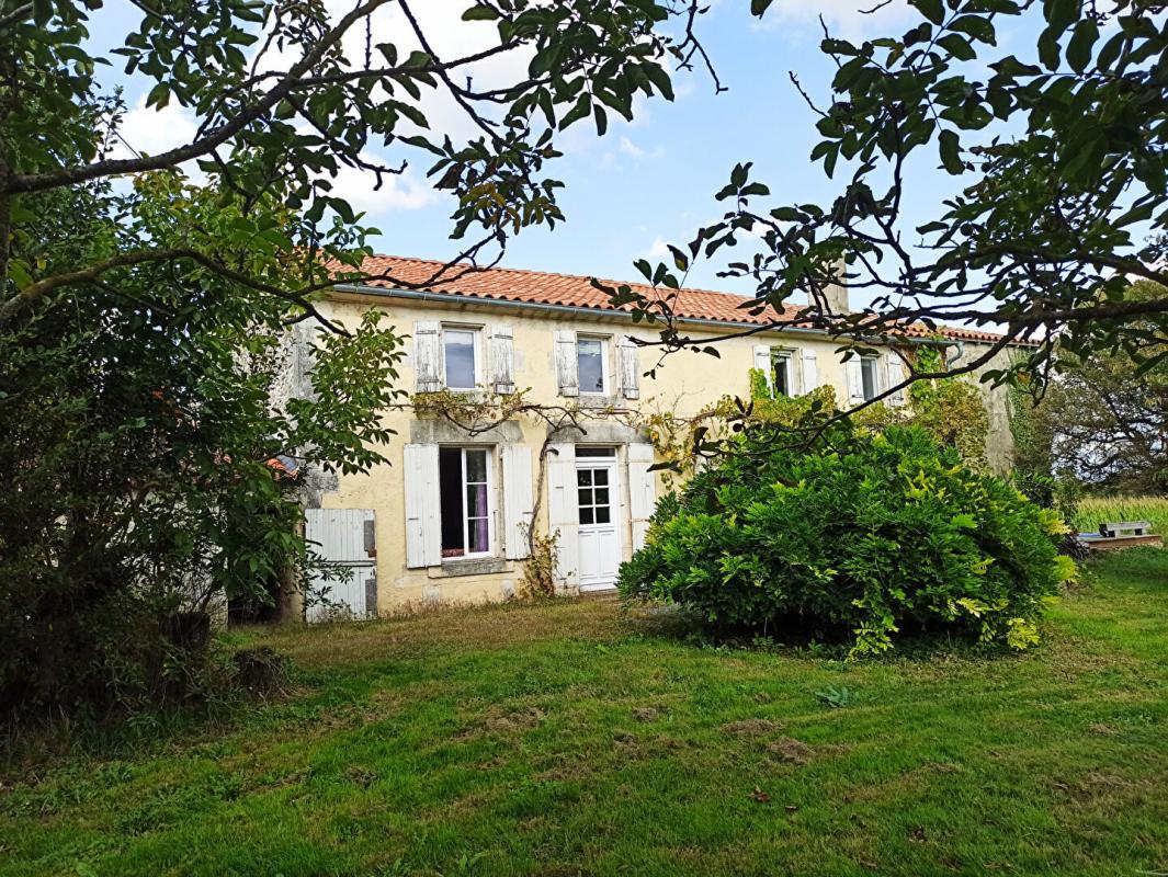 Maison 13 pièces - 396m² - LUSSANT