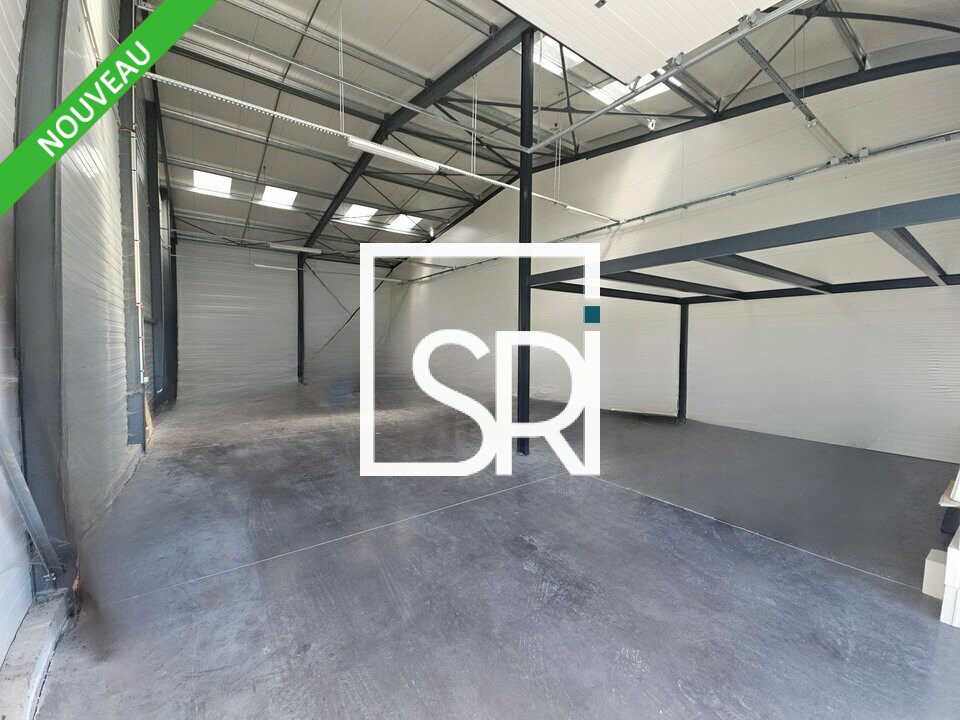 Local industriel  - 240m² - COMBRONDE