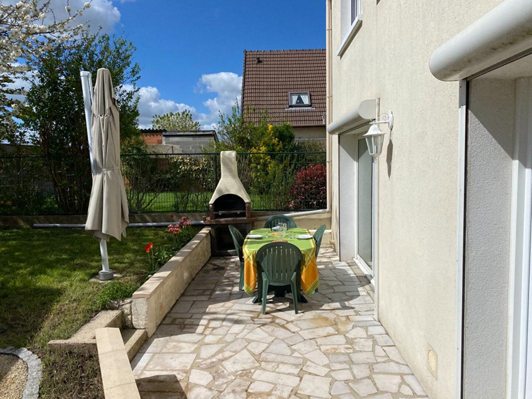 Maison 5 pièces - 104m² - VILLENEUVE LE ROI