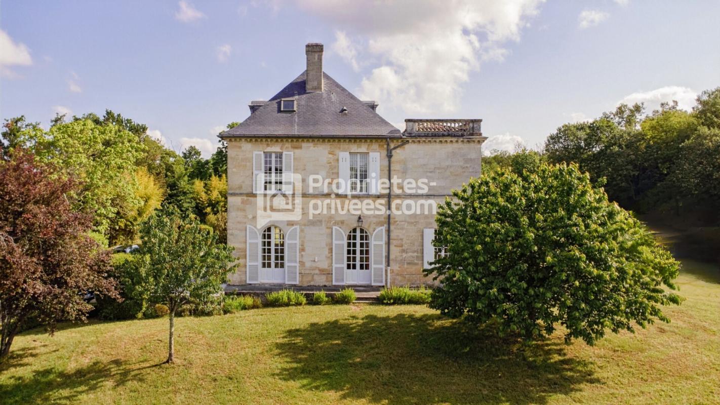 Maison 8 pièces - 330m² - YVRAC