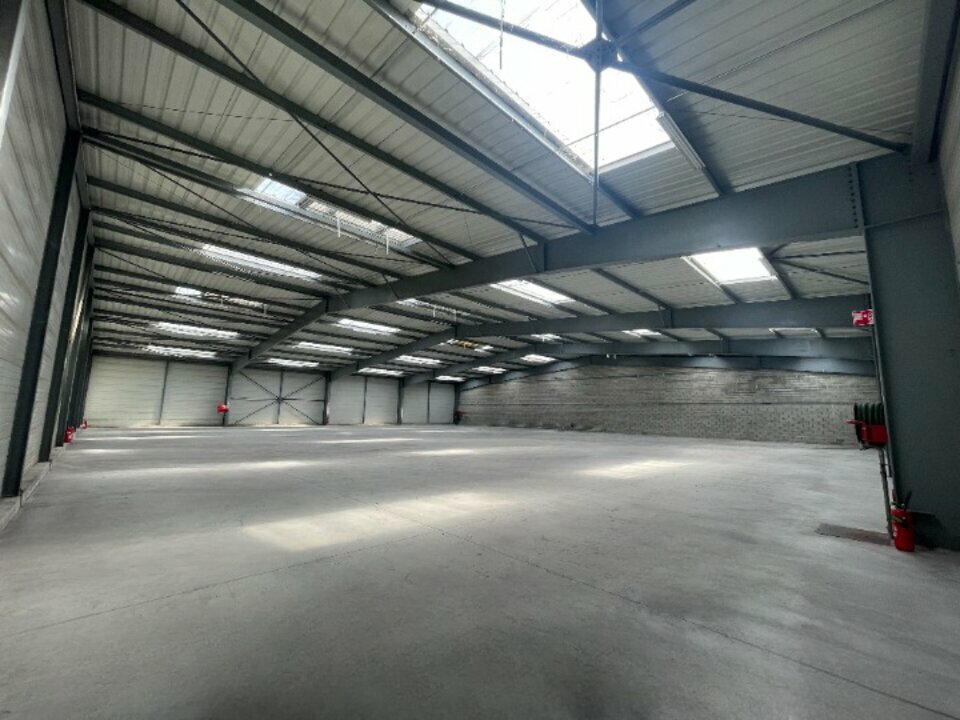 Local industriel  - 1 325m² - CARPIQUET