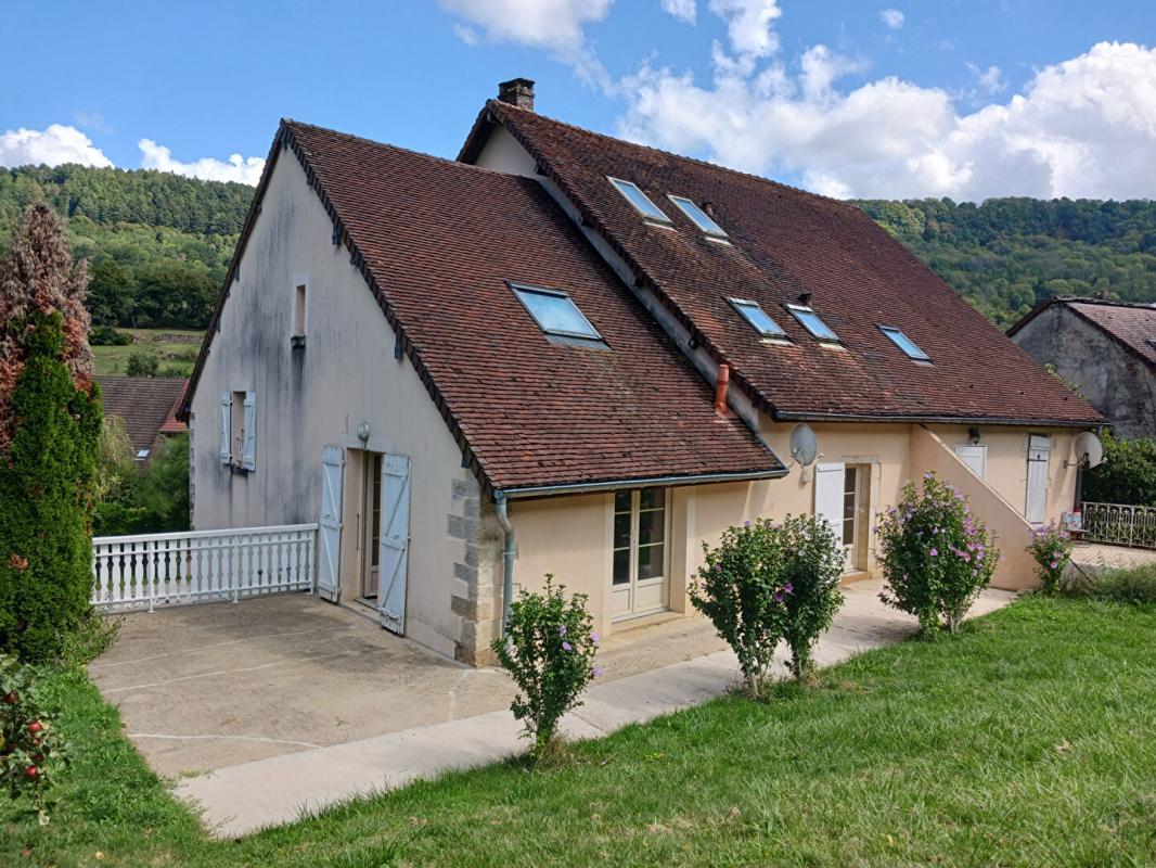 Maison 6 pièces - 112m² - LONS LE SAUNIER