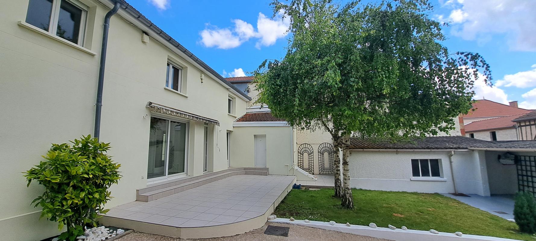 Maison 6 pièces - 172m² - CHALONS EN CHAMPAGNE