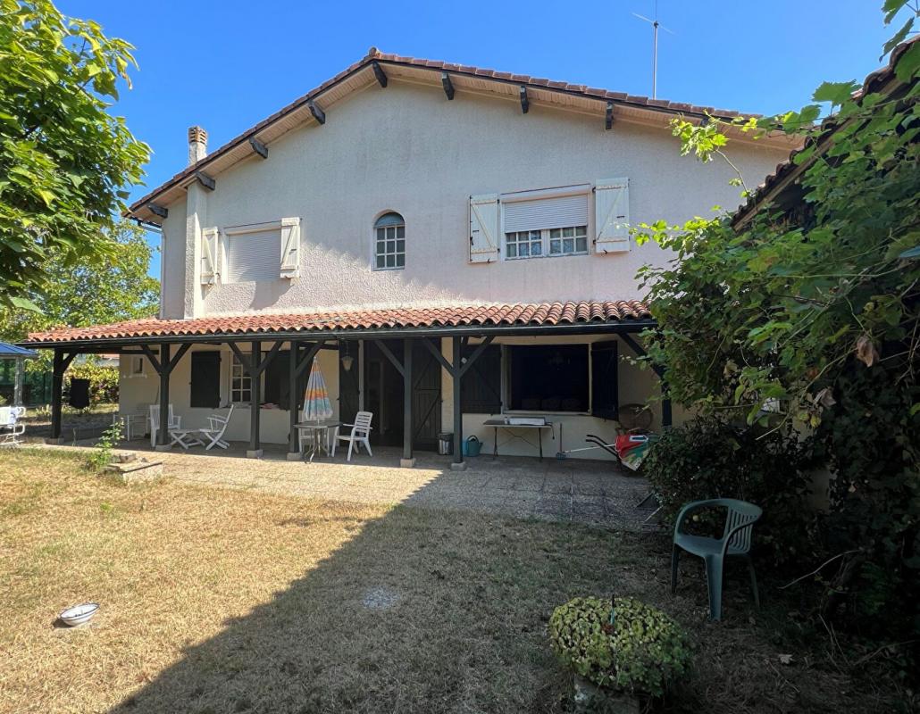 Maison 5 pièces - 215m² - ROQUEFORT