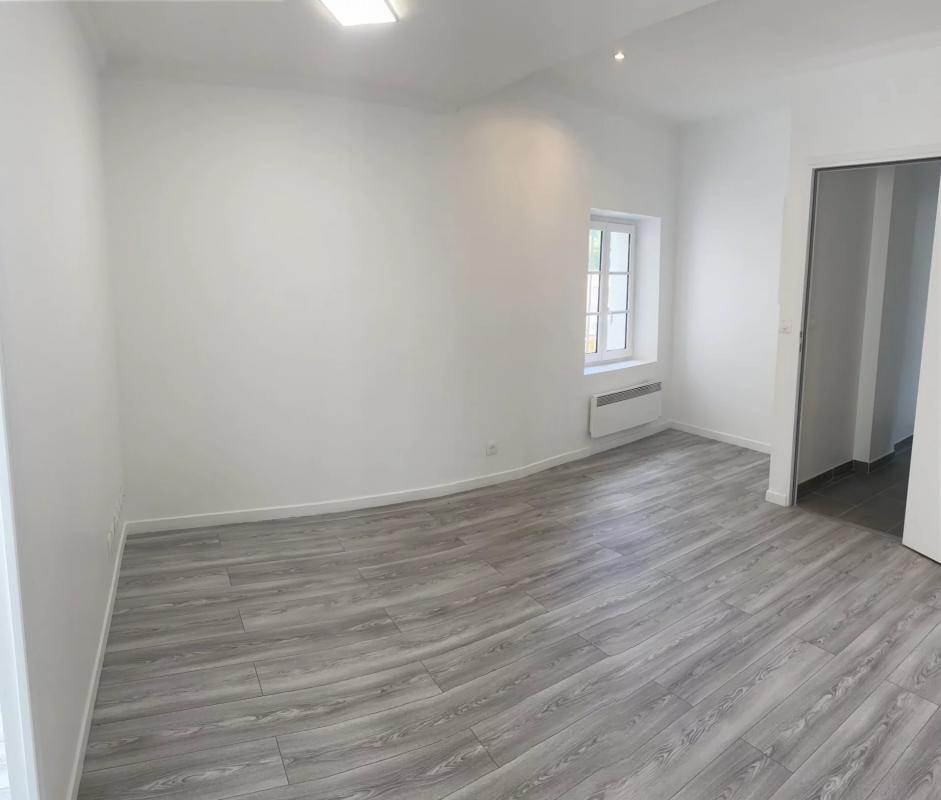 Maison 11 pièces - 146m² - COUILLY PONT AUX DAMES