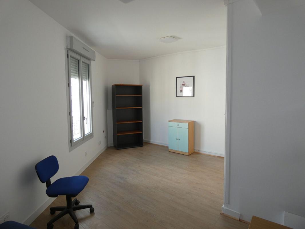 Local Professionnel  - 20m² - NIORT