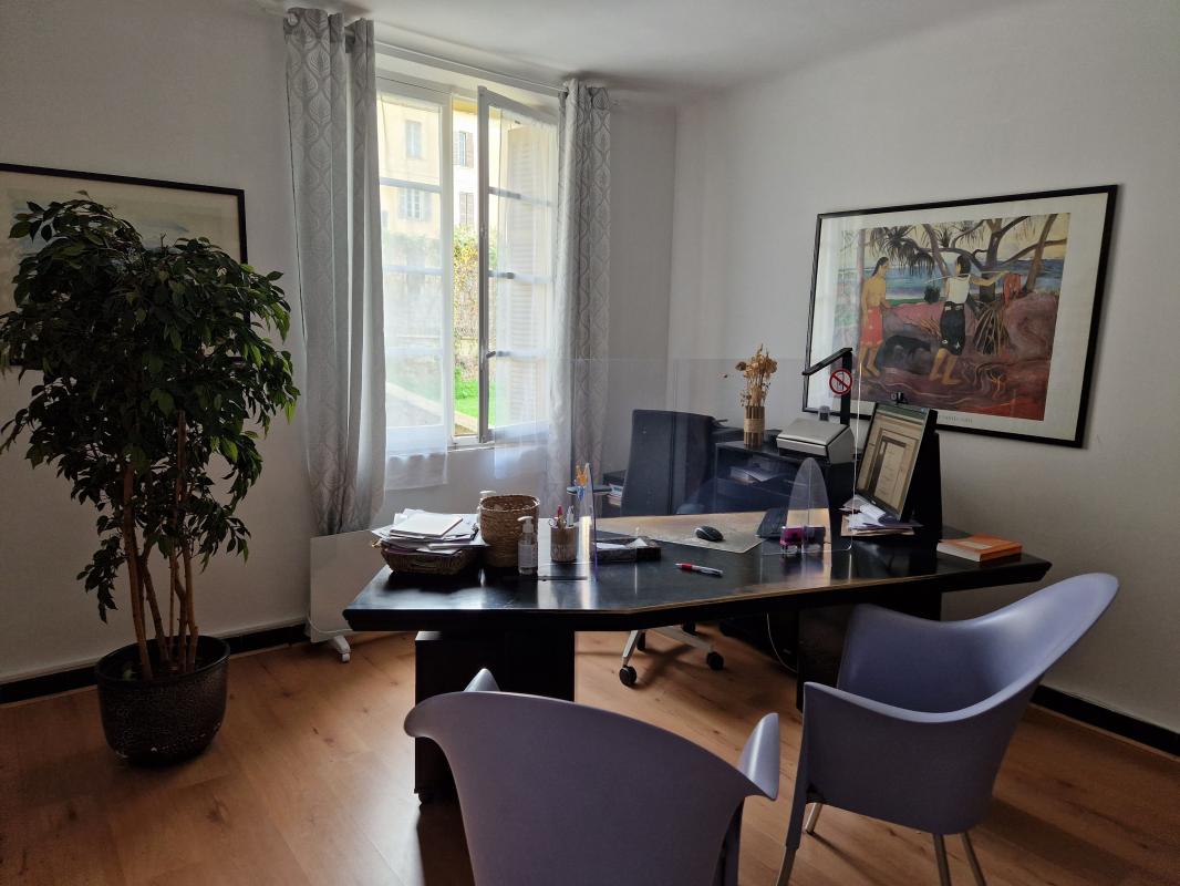 Local Professionnel  - 60m² - AJACCIO