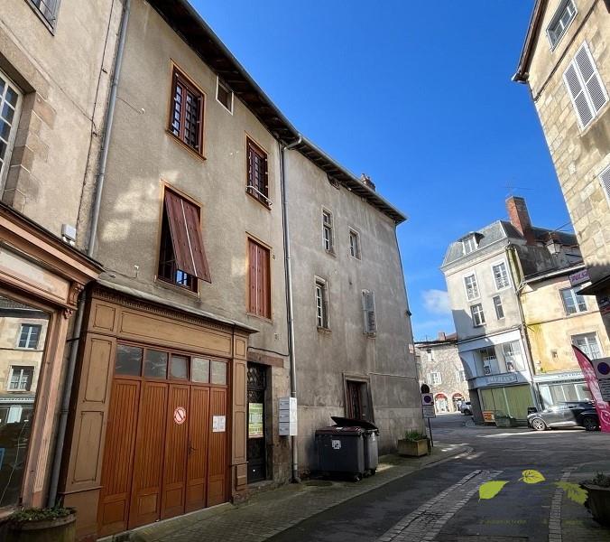 Immeuble  - 110m² - ST LEONARD DE NOBLAT