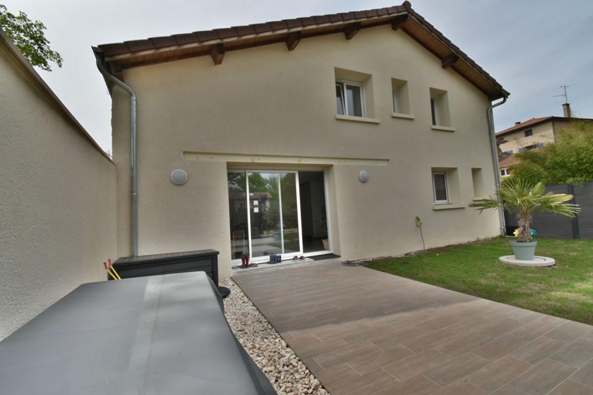 Maison 5 pièces - 117m² - GENISSIEUX