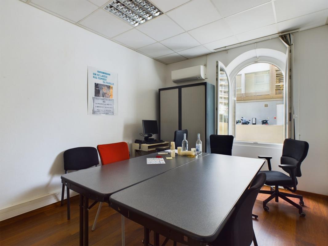 Local Professionnel  - 40m² - AJACCIO