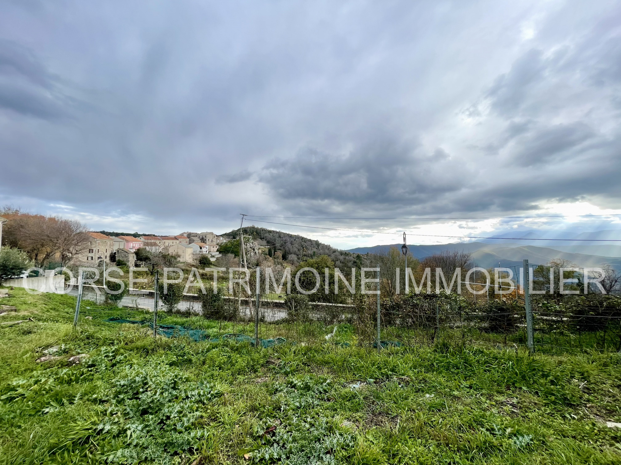 Terrain  - 710m² - PIETRASERENA