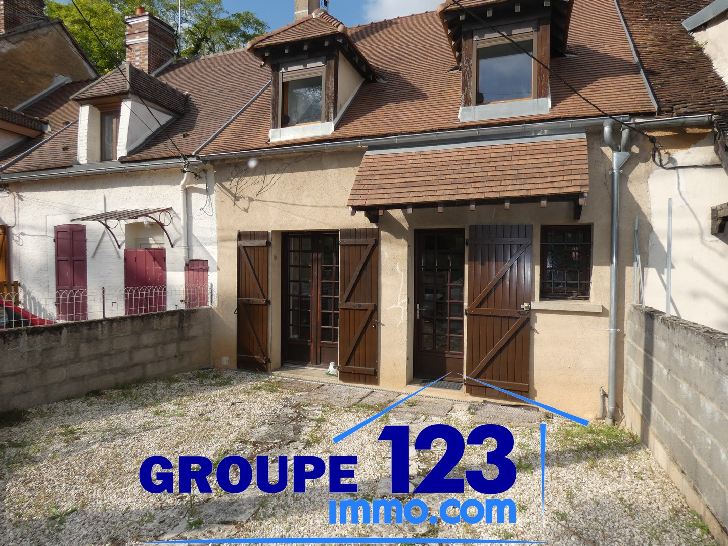 Maison 2 pièces - 63m² - LAROCHE ST CYDROINE