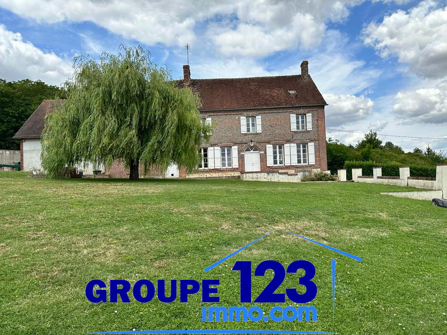 Maison 8 pièces - 171m² - AILLANT SUR THOLON