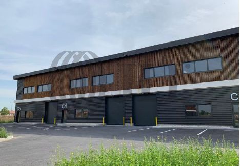 Local industriel  - 305m² - CORMEILLES EN PARISIS