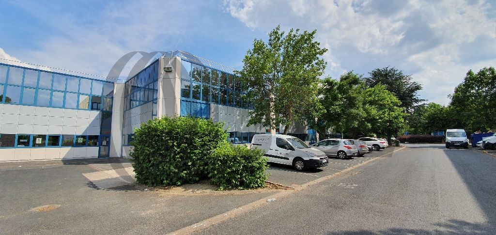 Local industriel  - 671m² - FRESNES