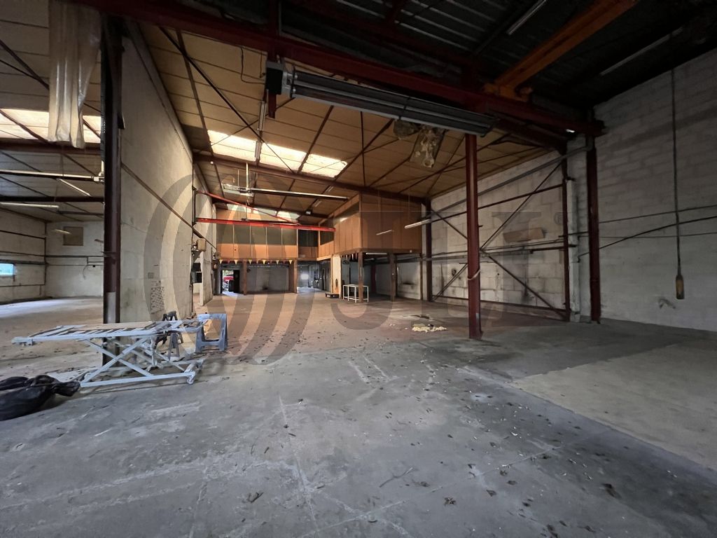 Local industriel  - 1 028m² - BONDOUFLE