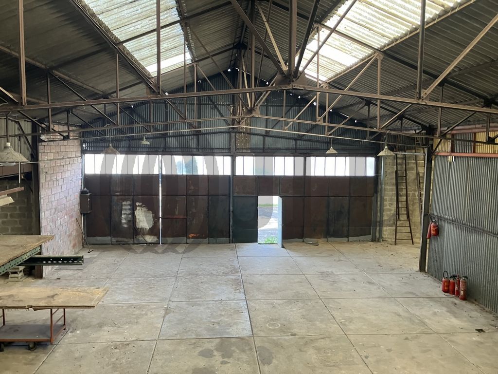 Local industriel  - 617m² - ATHIS MONS