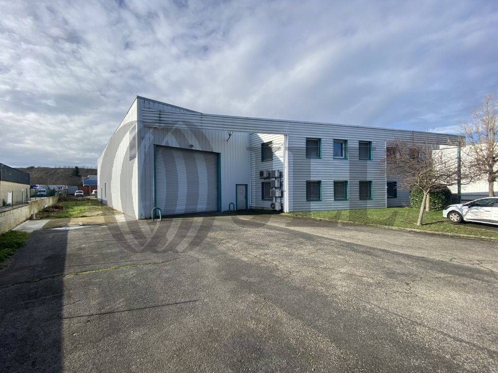 Local industriel  - 967m² - TOUSSIEU