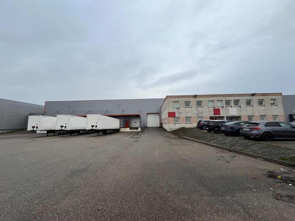 Local industriel  - 3 461m² - ST LAURENT DE MURE