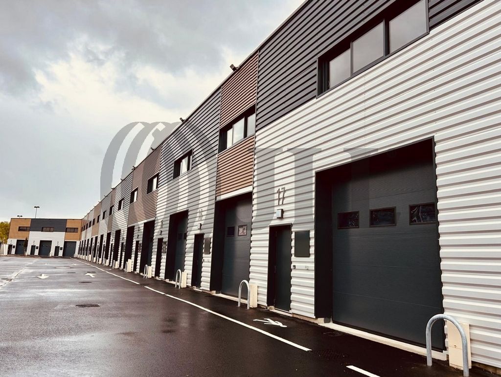 Local industriel  - 4 577m² - NEUILLY PLAISANCE