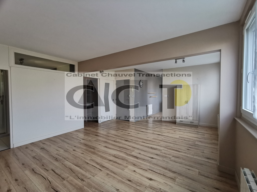 Appartement 2 pièces - 52m² - CLERMONT FERRAND