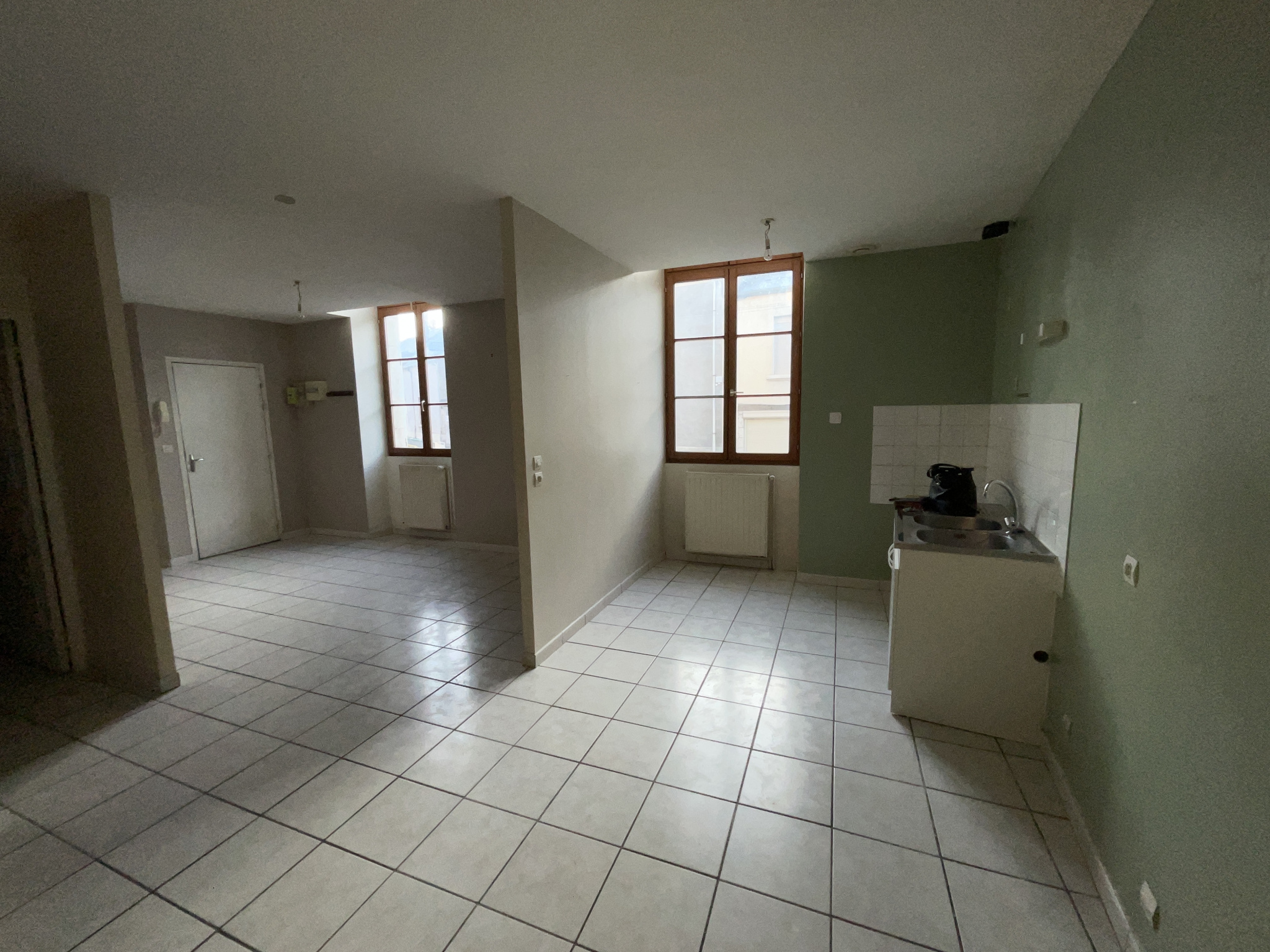 Appartement 3 pièces - 77m² - CHATEAUNEUF SUR CHER