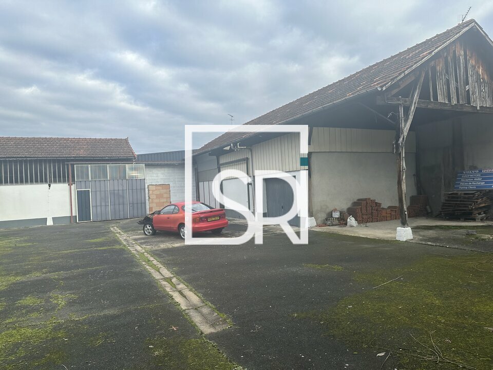 Local industriel  - 1 500m² - VICHY