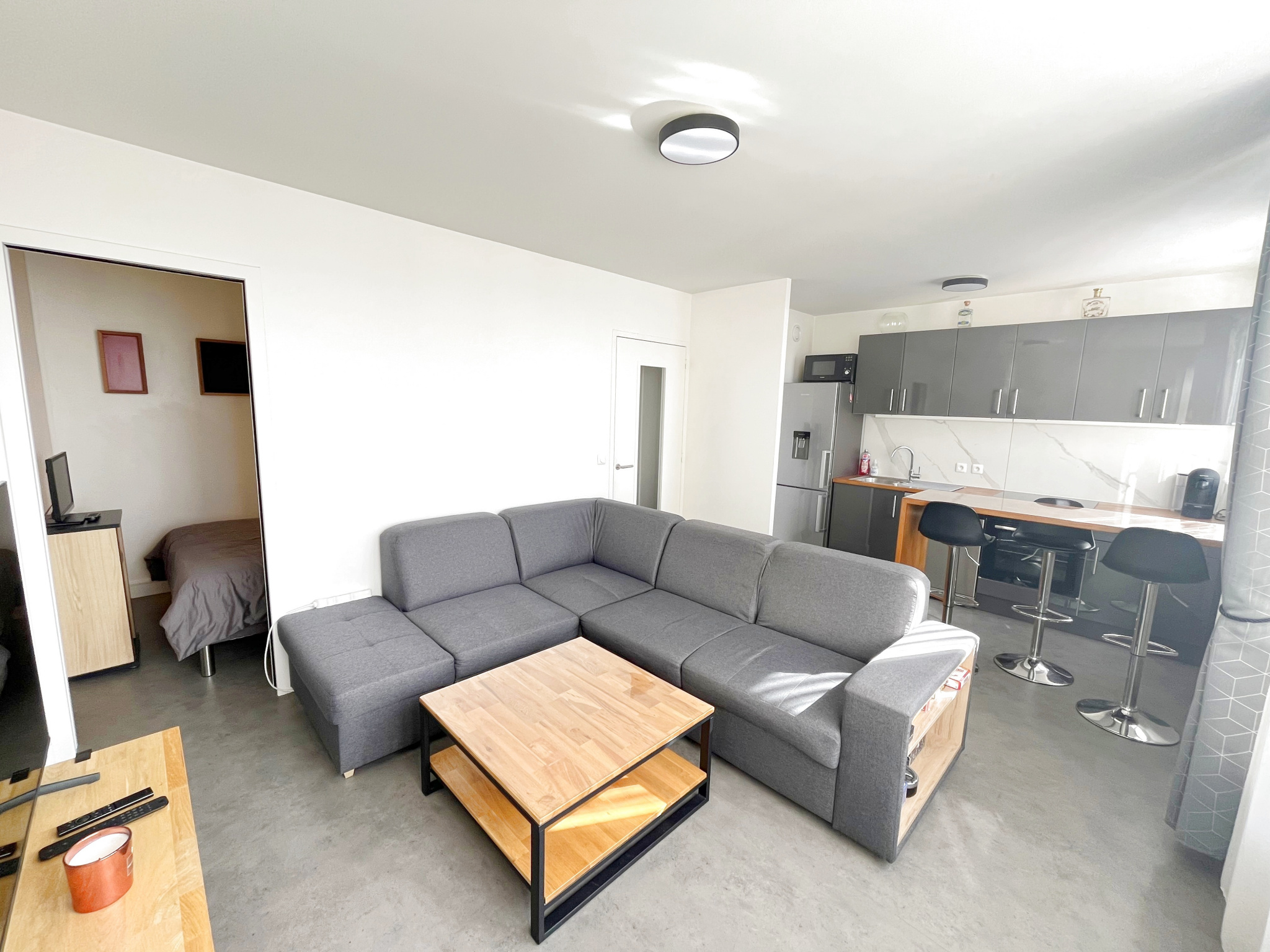 Appartement 1 pièce - 31m² - LE PLESSIS TREVISE