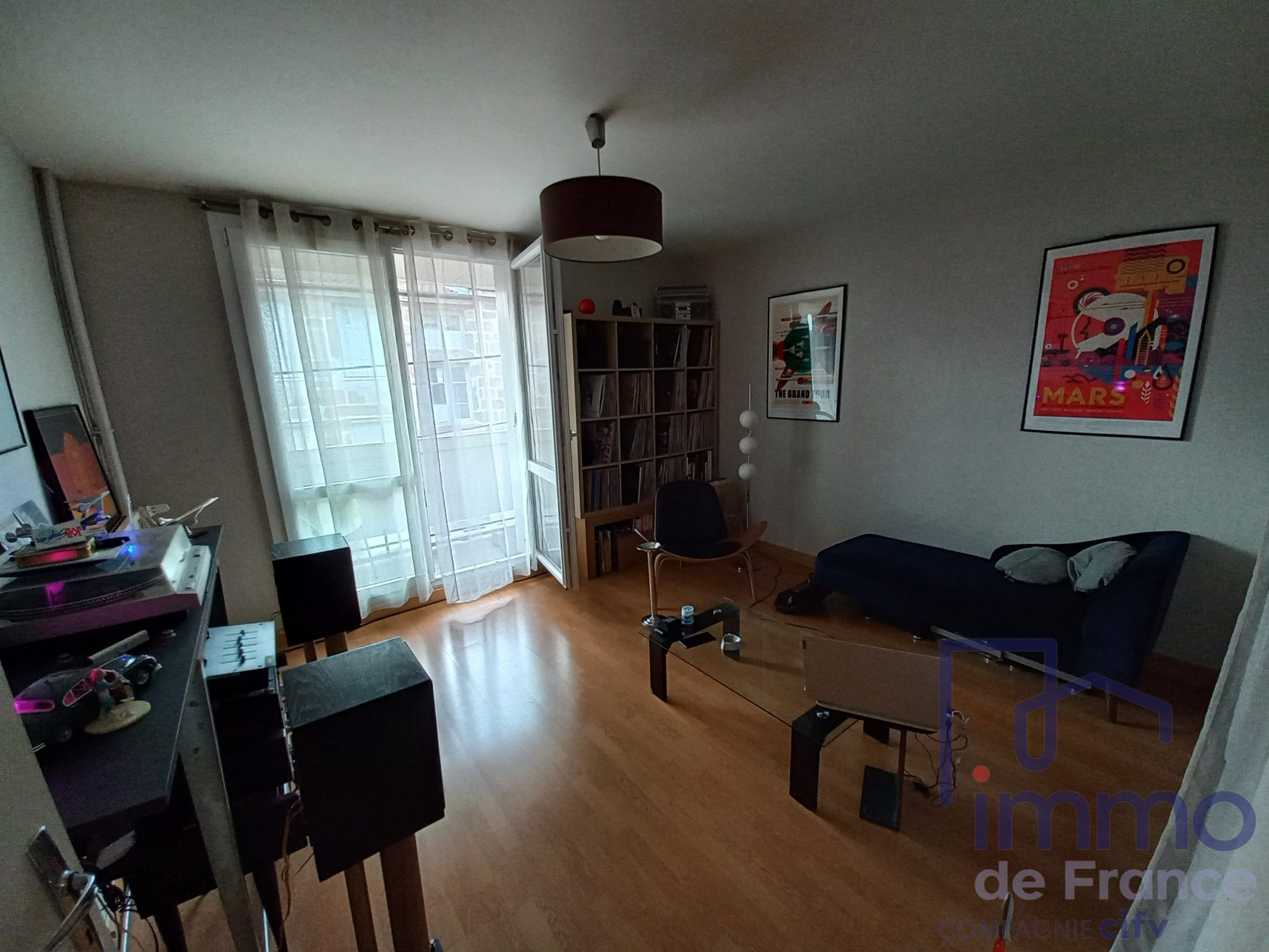 Appartement 1 pièce - 35m² - ST ETIENNE