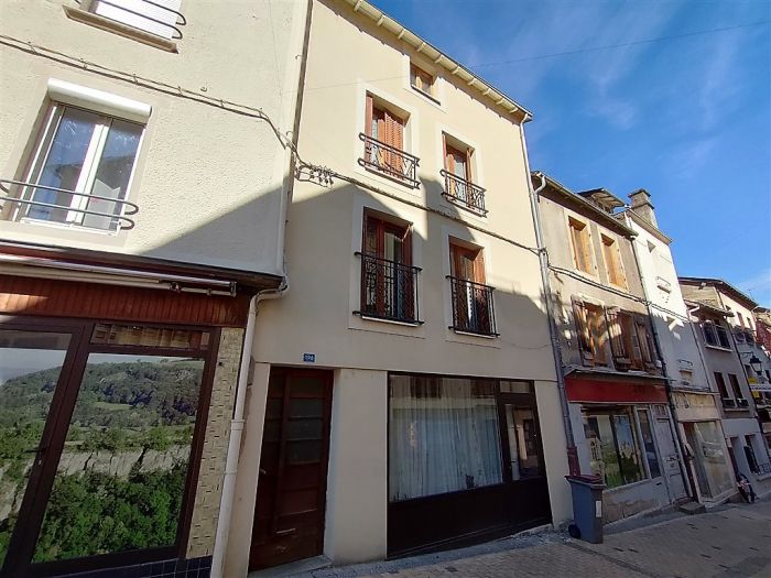 Immeuble  - 180m² - BORT LES ORGUES