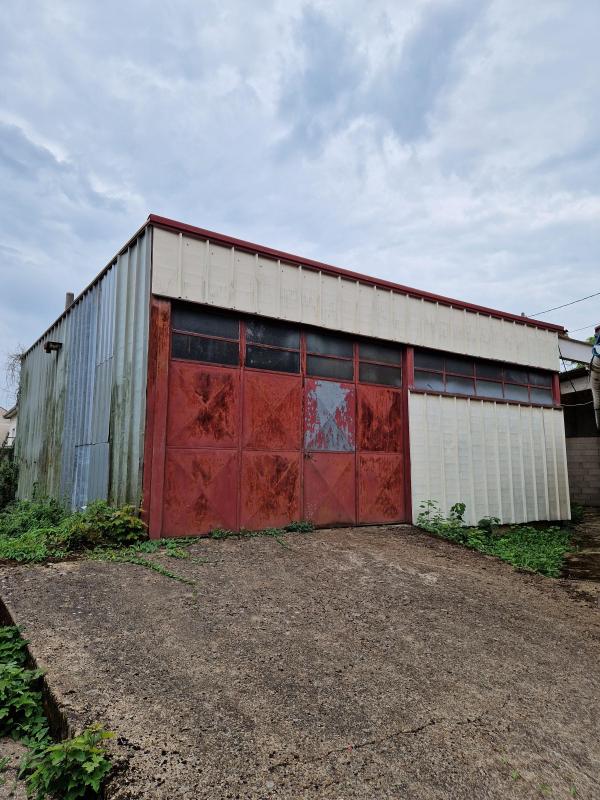 Local industriel  - 220m² - LES BRUYERES