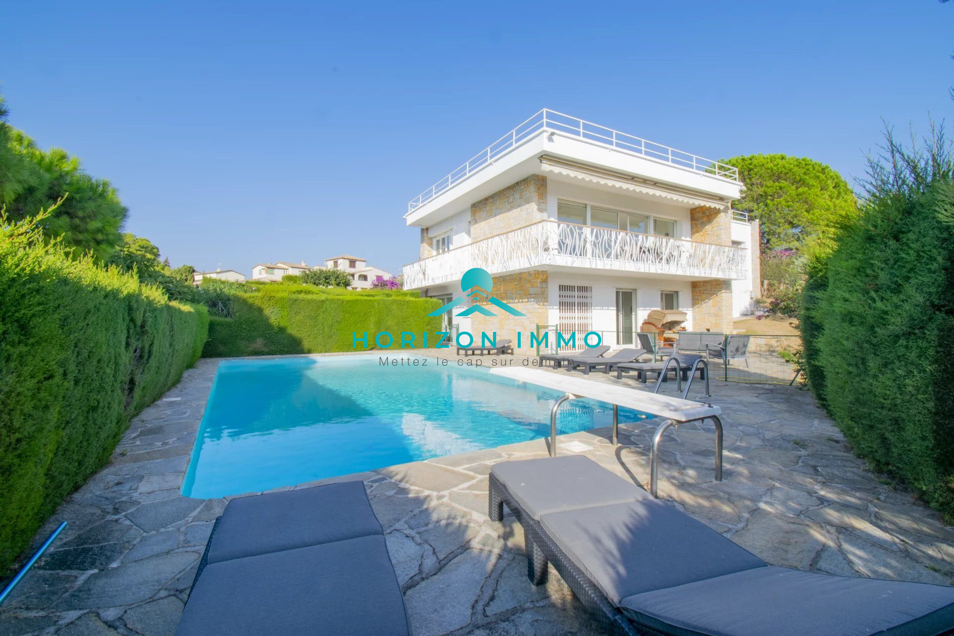 Maison 10 pièces - 236m² - CAGNES SUR MER