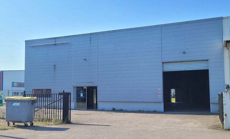 Local industriel  - 408m² - ST ETIENNE DU ROUVRAY